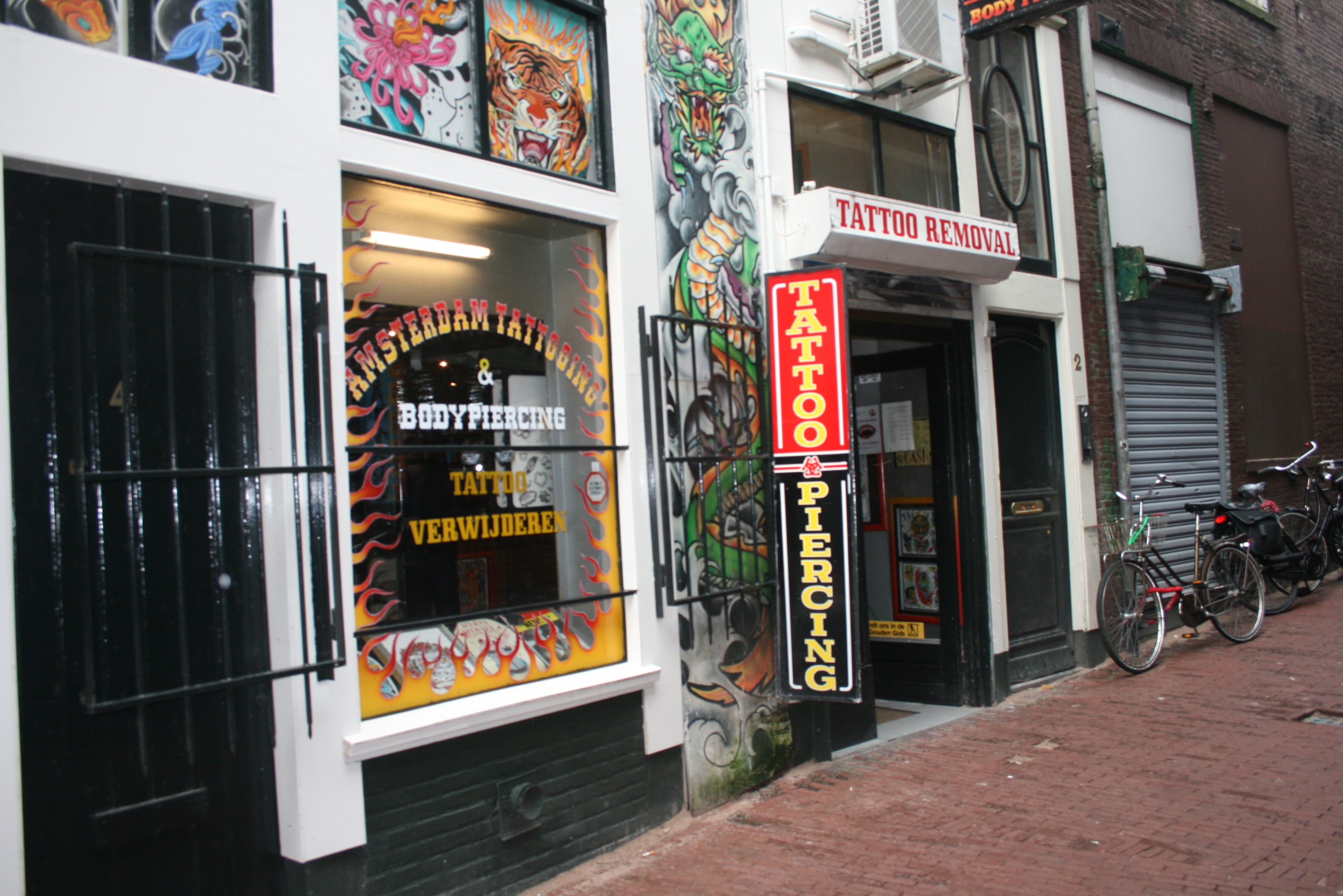 Bondgenoot discretie Aanpassingsvermogen De shop voor uw tattoo of piercing - Amsterdam Tattooing